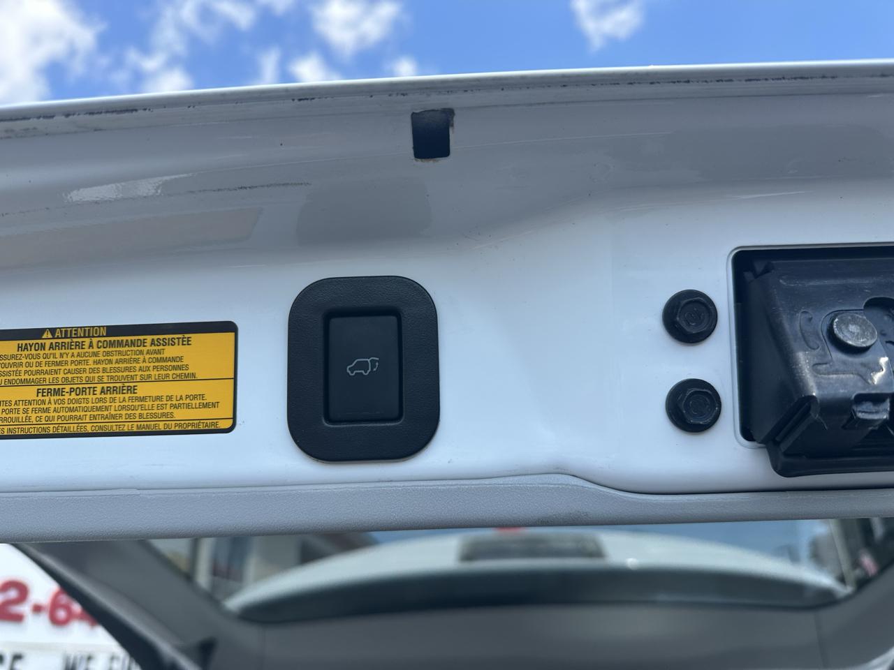 Toyota Sienna 5dr 7-Pass Van V6 XLE AAS FWD (Natl) 2012