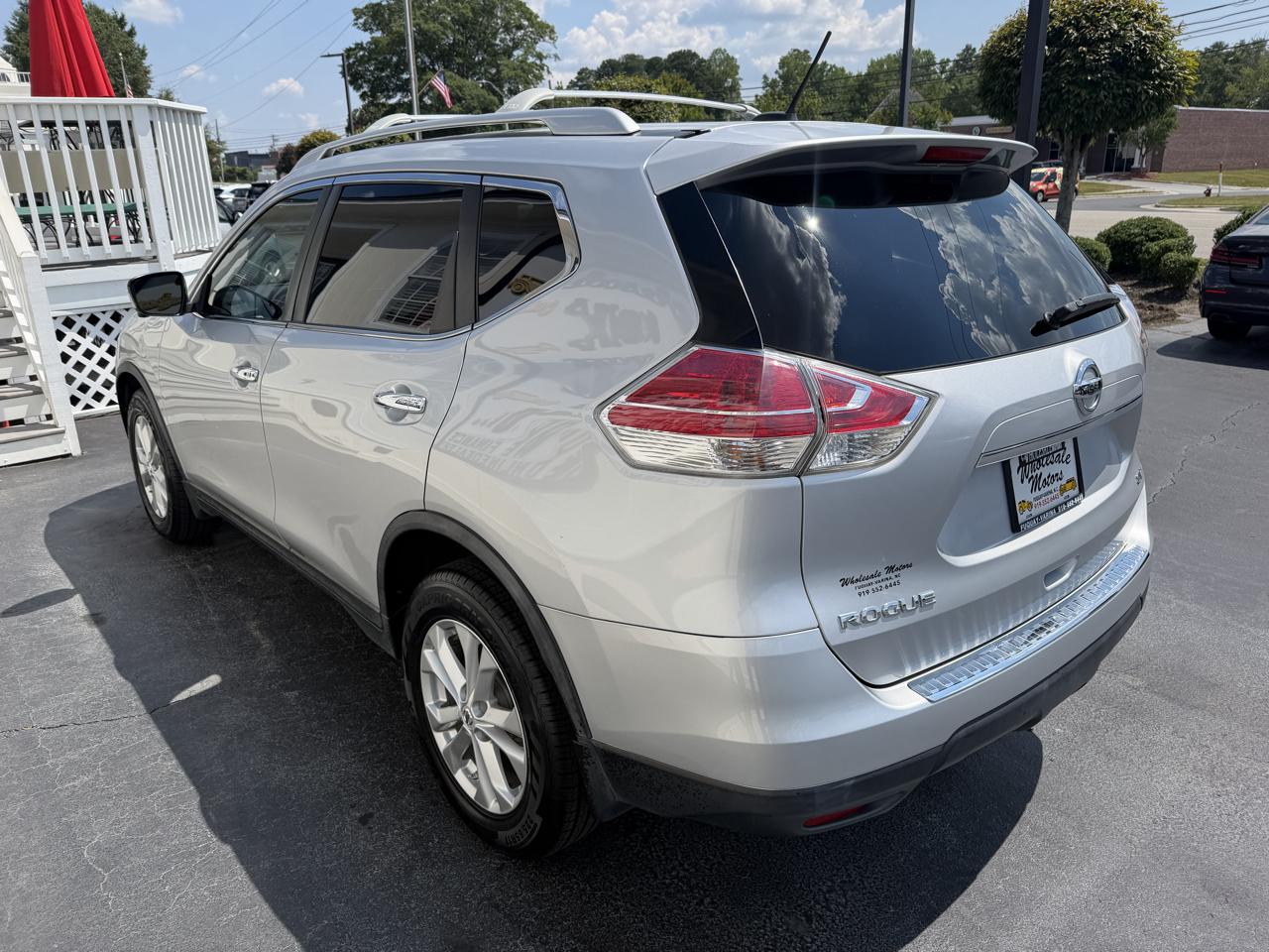Nissan Rogue FWD 4dr SV 2016