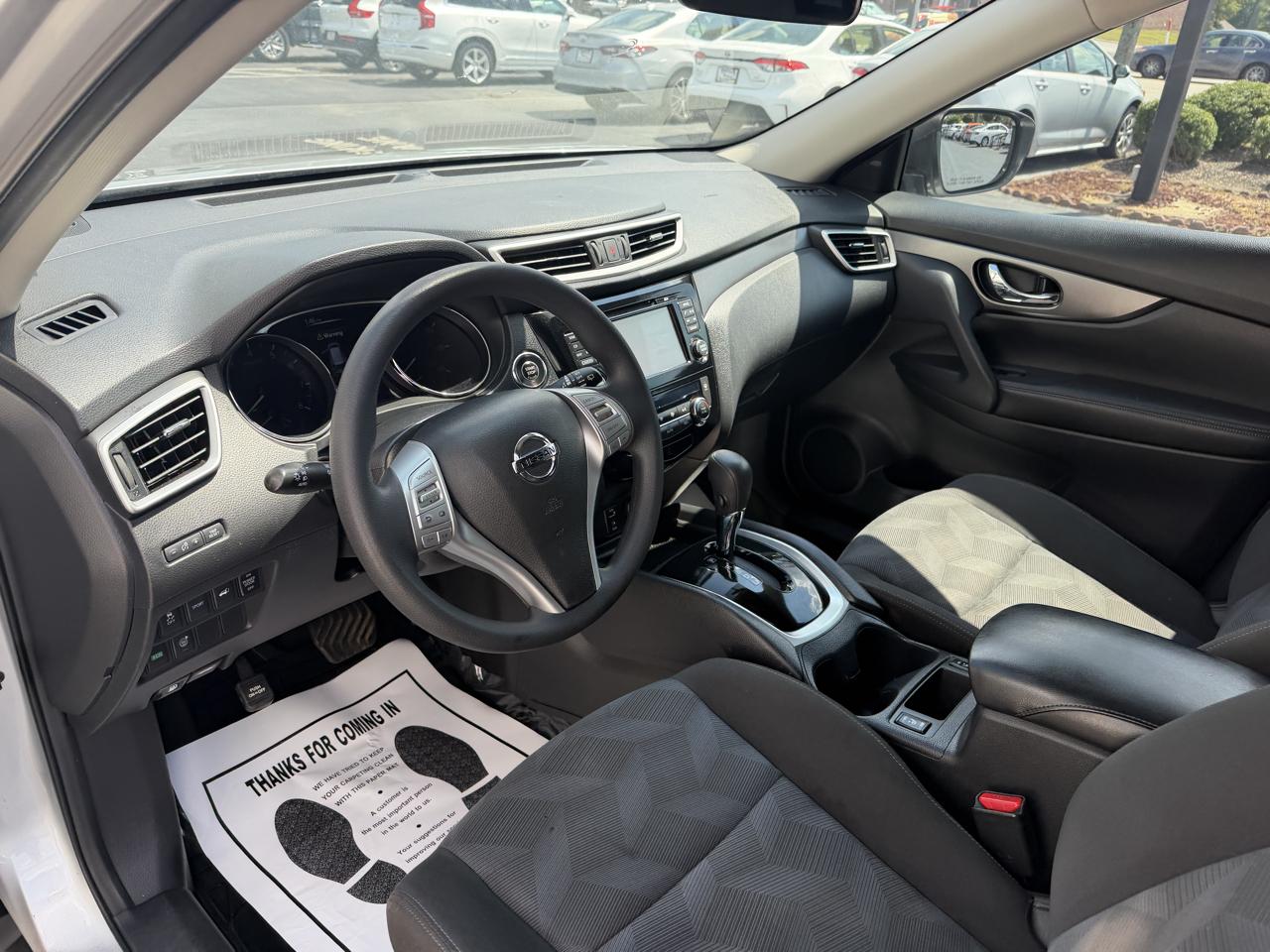 Nissan Rogue FWD 4dr SV 2016