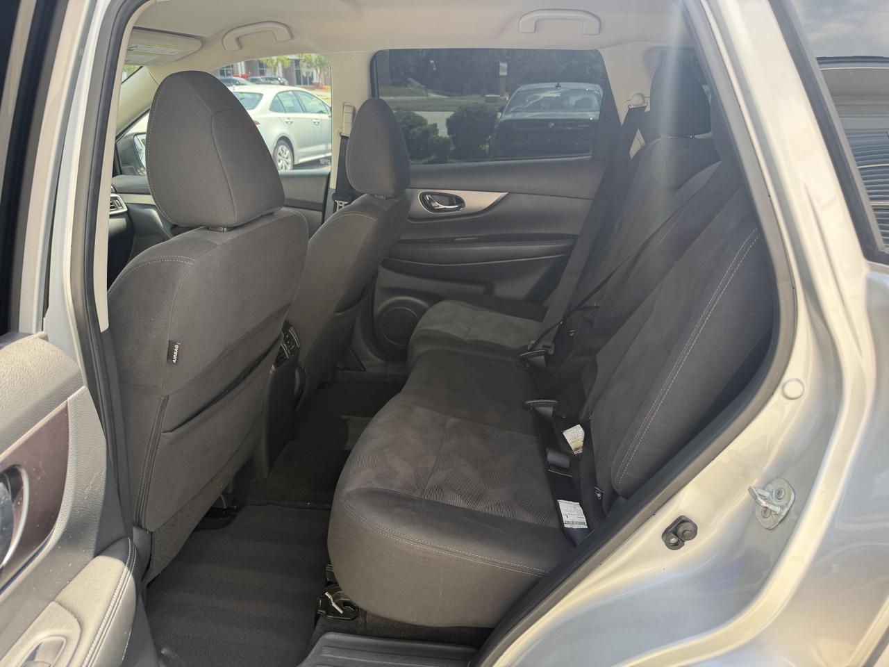 Nissan Rogue FWD 4dr SV 2016