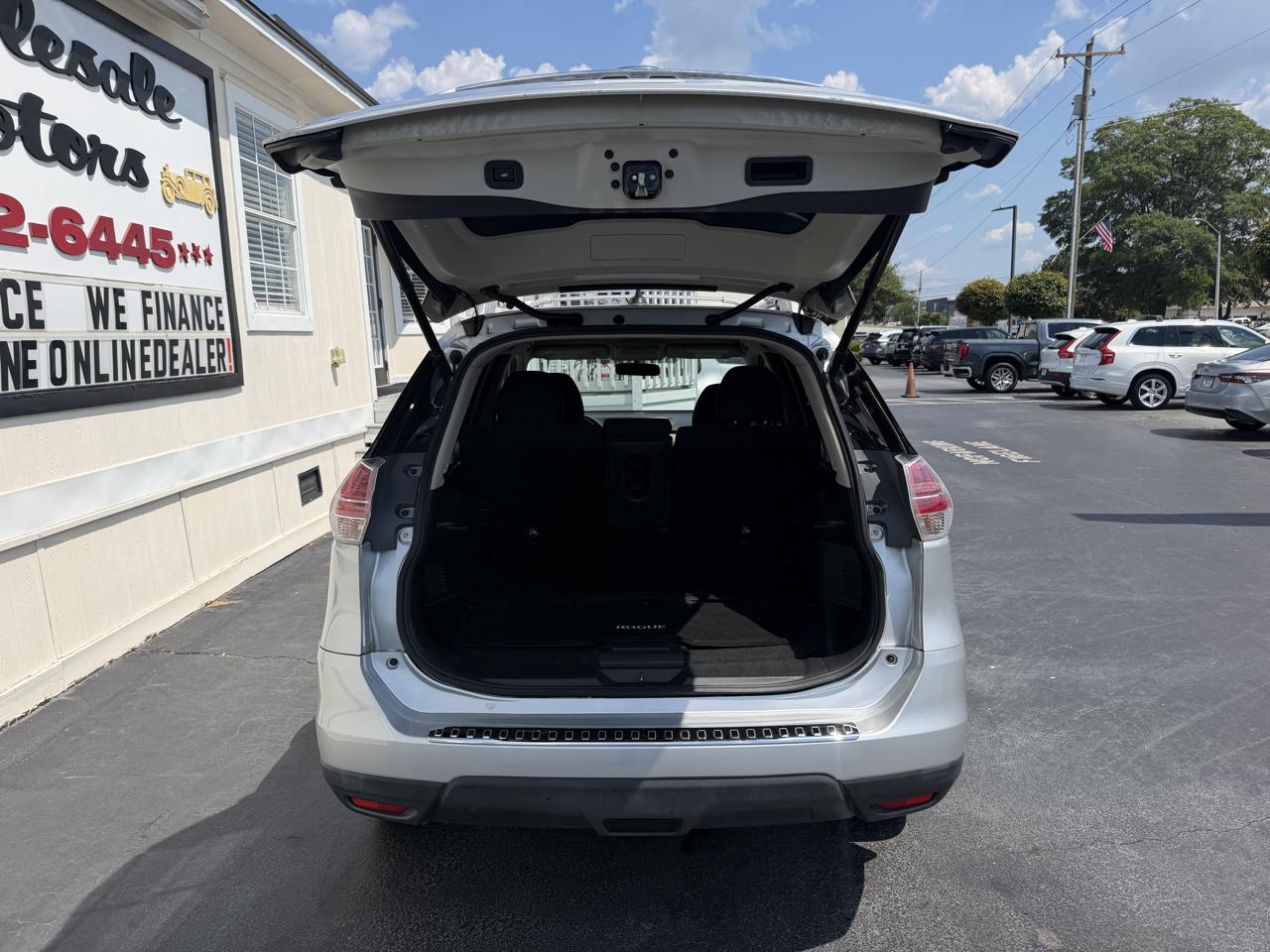 Nissan Rogue FWD 4dr SV 2016