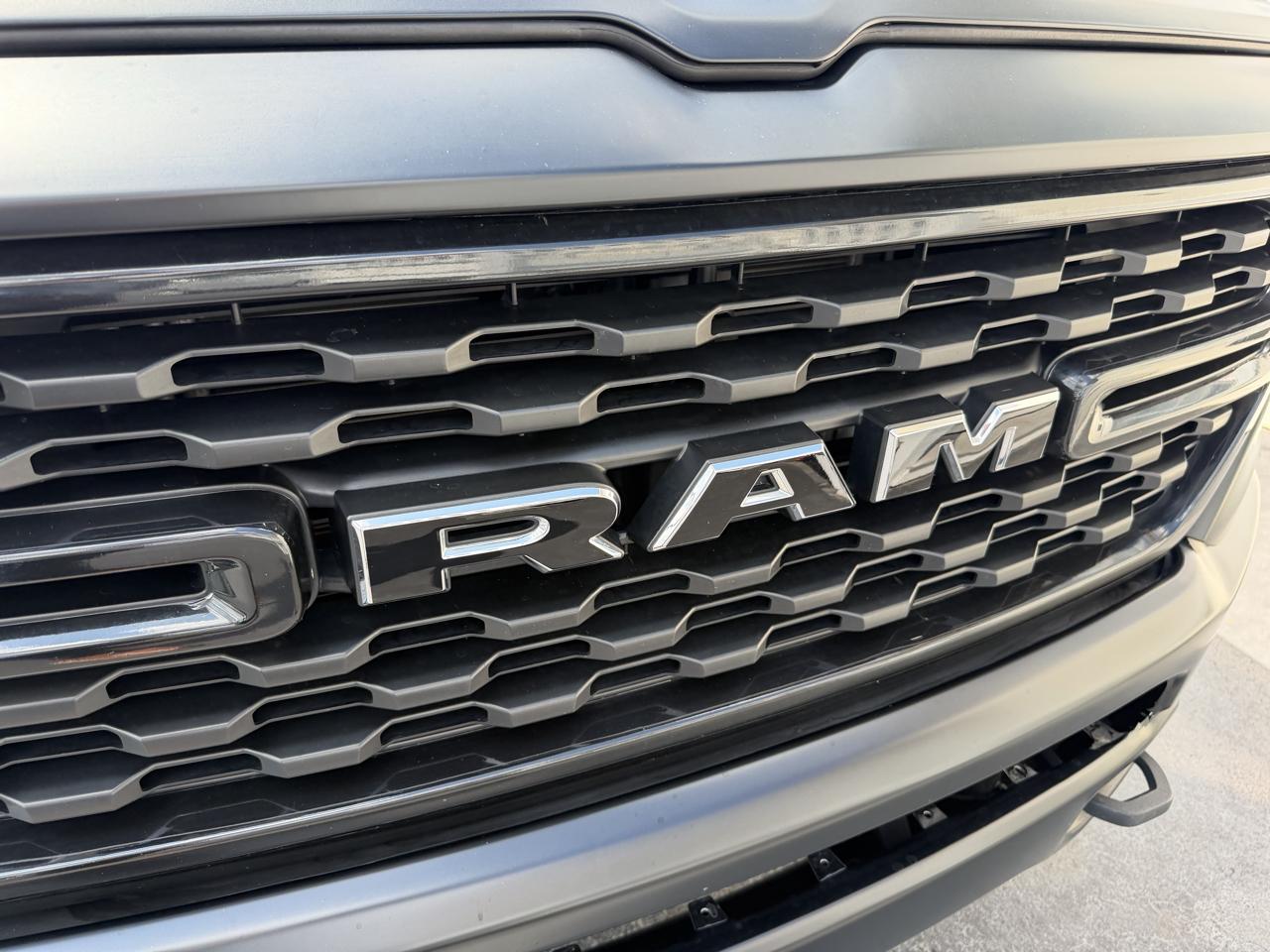 RAM 1500 Big Horn 4x4 Crew Cab 5'7" Box 2022