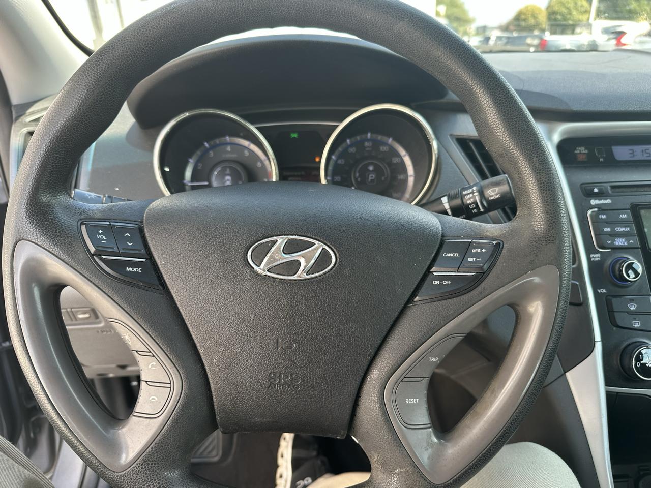 Hyundai Sonata 4dr Sdn 2.4L Auto GLS 2011
