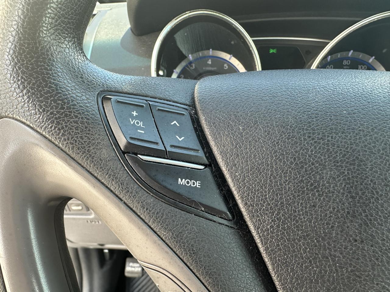 Hyundai Sonata 4dr Sdn 2.4L Auto GLS 2011