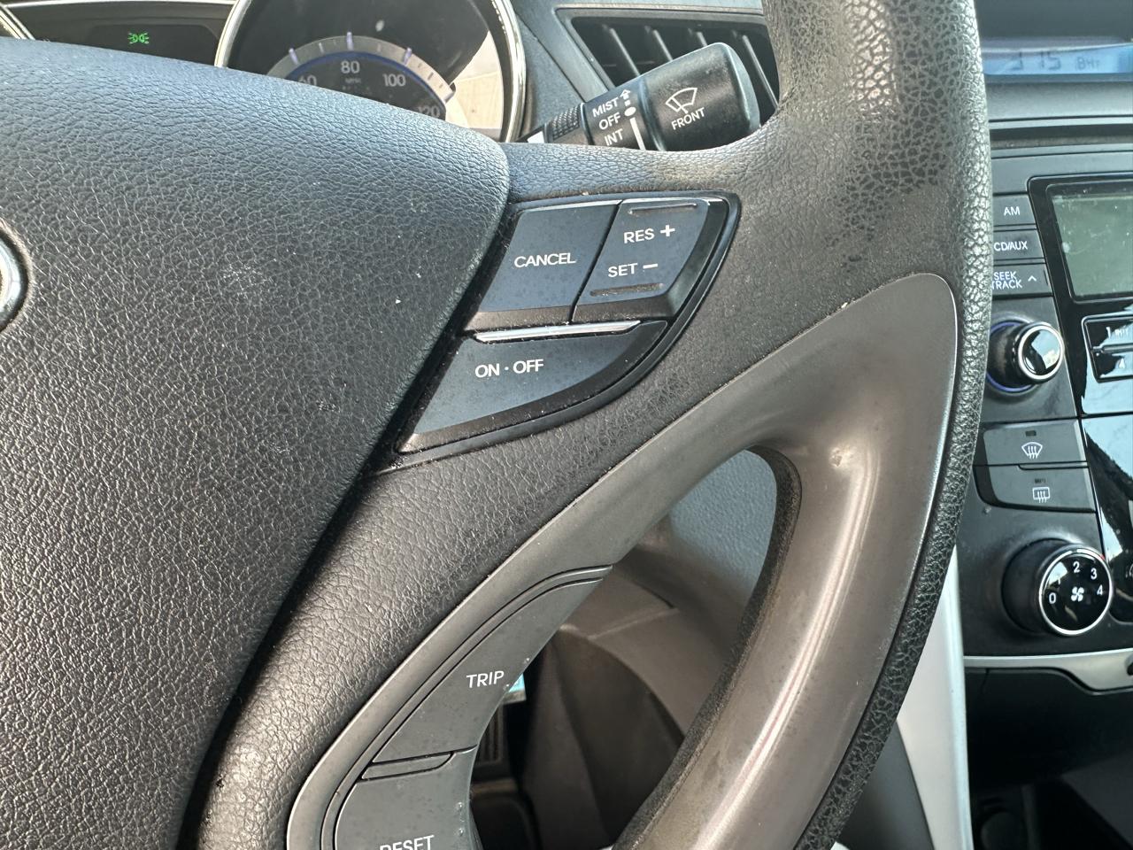 Hyundai Sonata 4dr Sdn 2.4L Auto GLS 2011