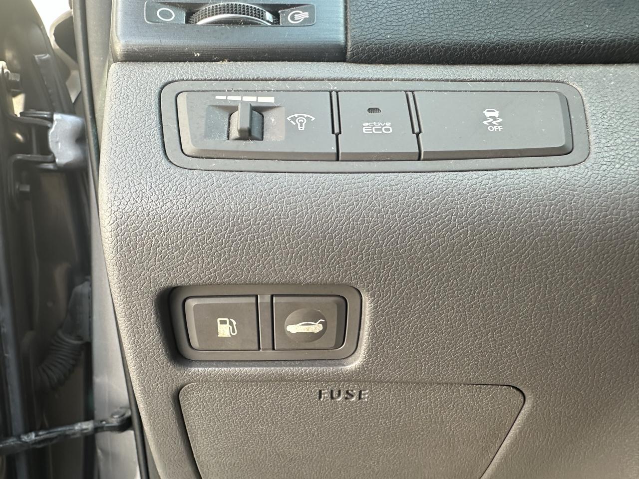 Hyundai Sonata 4dr Sdn 2.4L Auto GLS 2011