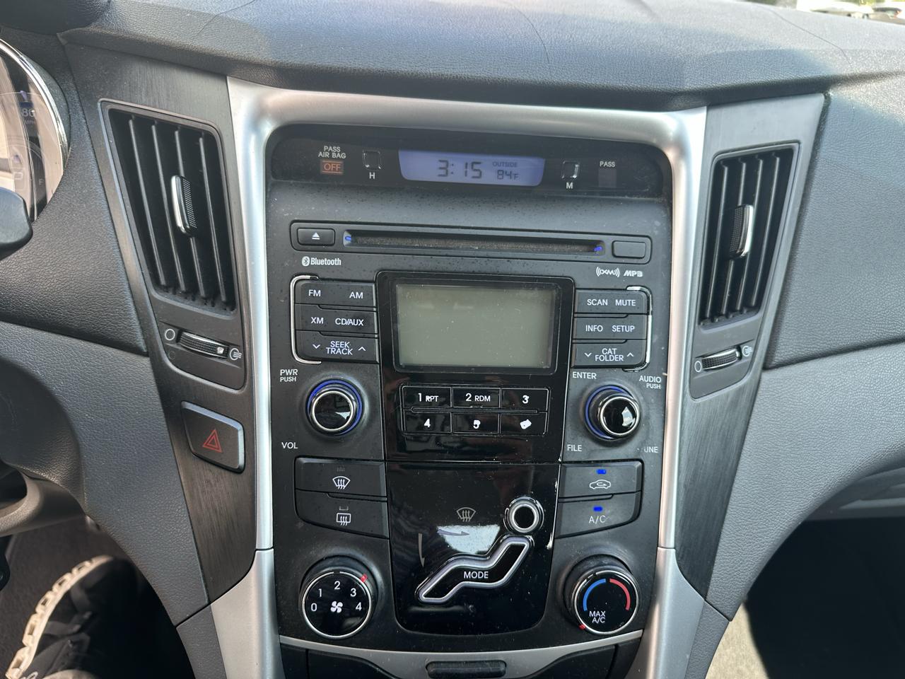 Hyundai Sonata 4dr Sdn 2.4L Auto GLS 2011