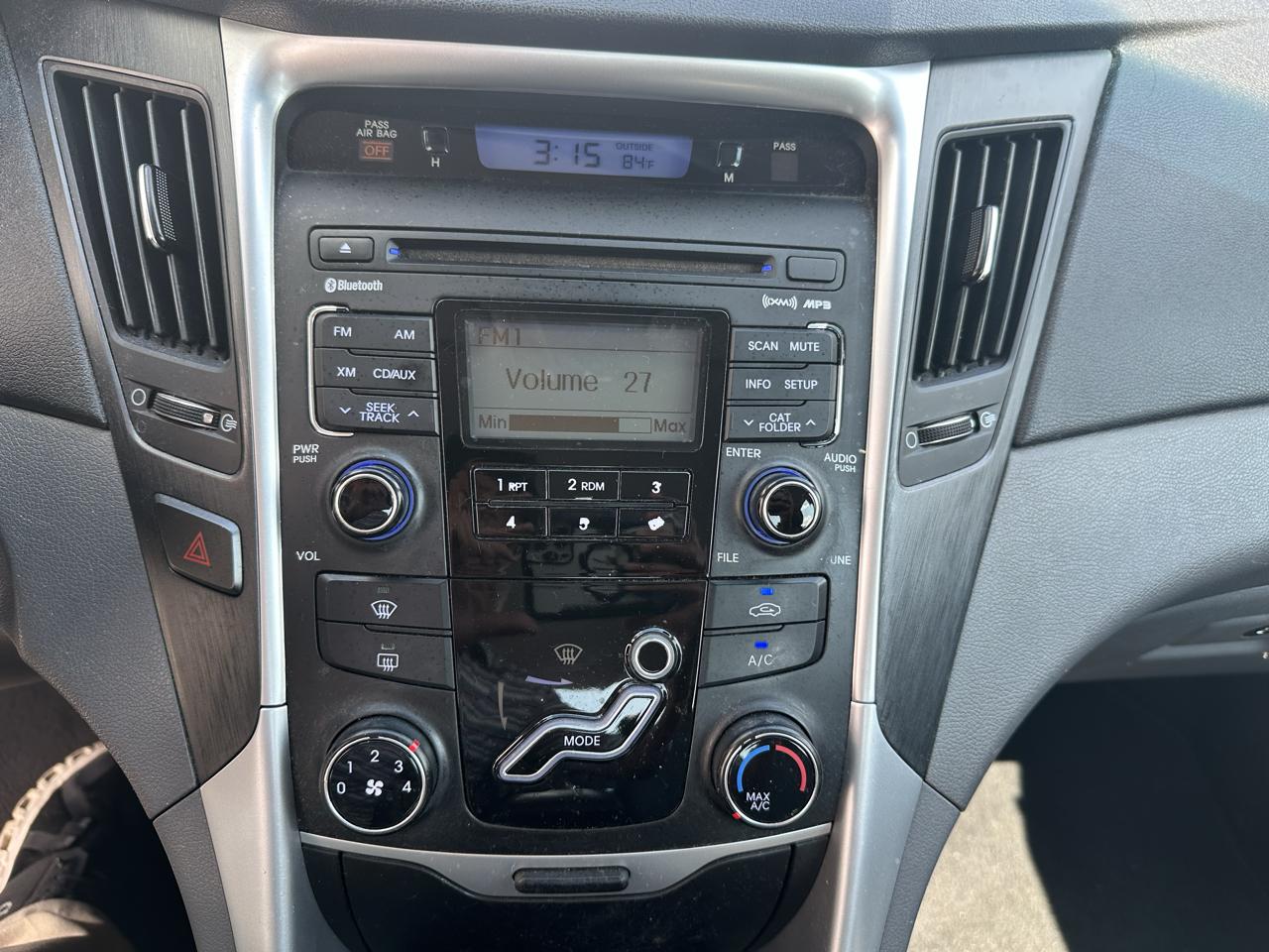 Hyundai Sonata 4dr Sdn 2.4L Auto GLS 2011