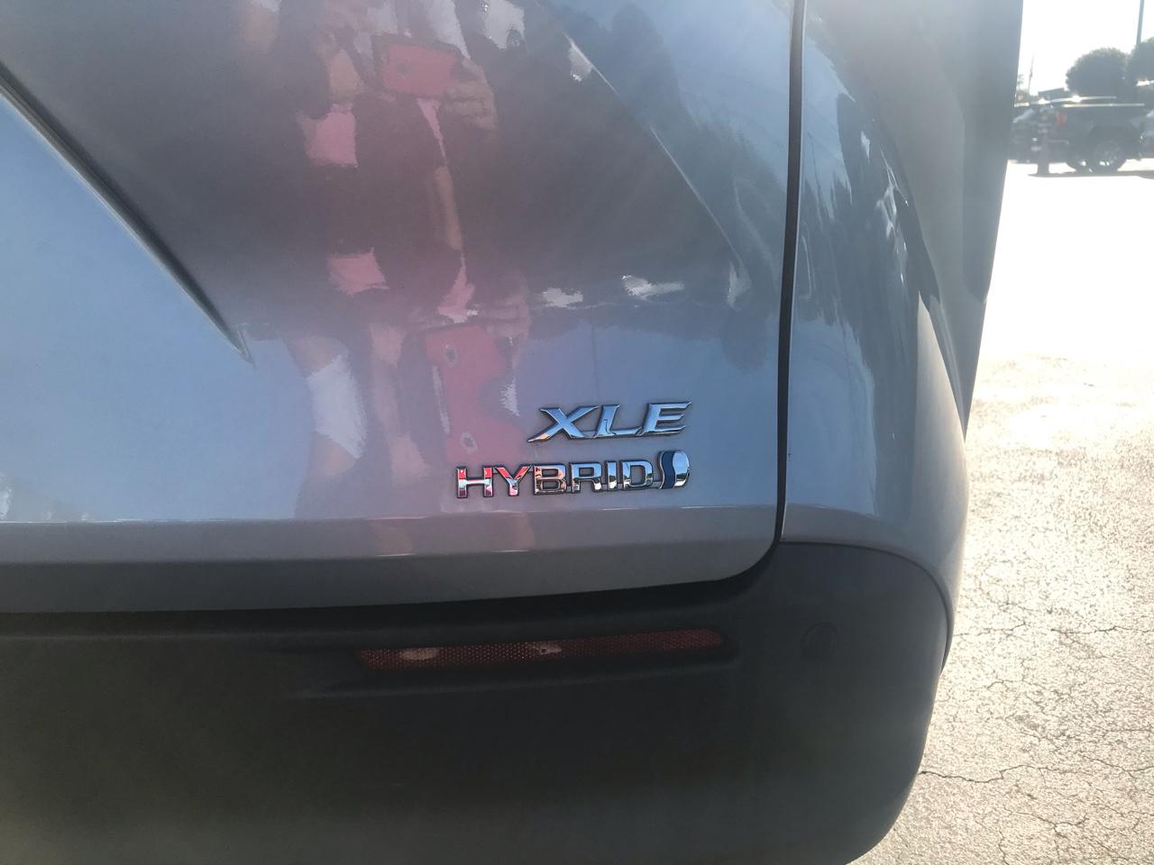 Toyota Sienna Hybrid XLE 5D Wagon 7 Pass 2022