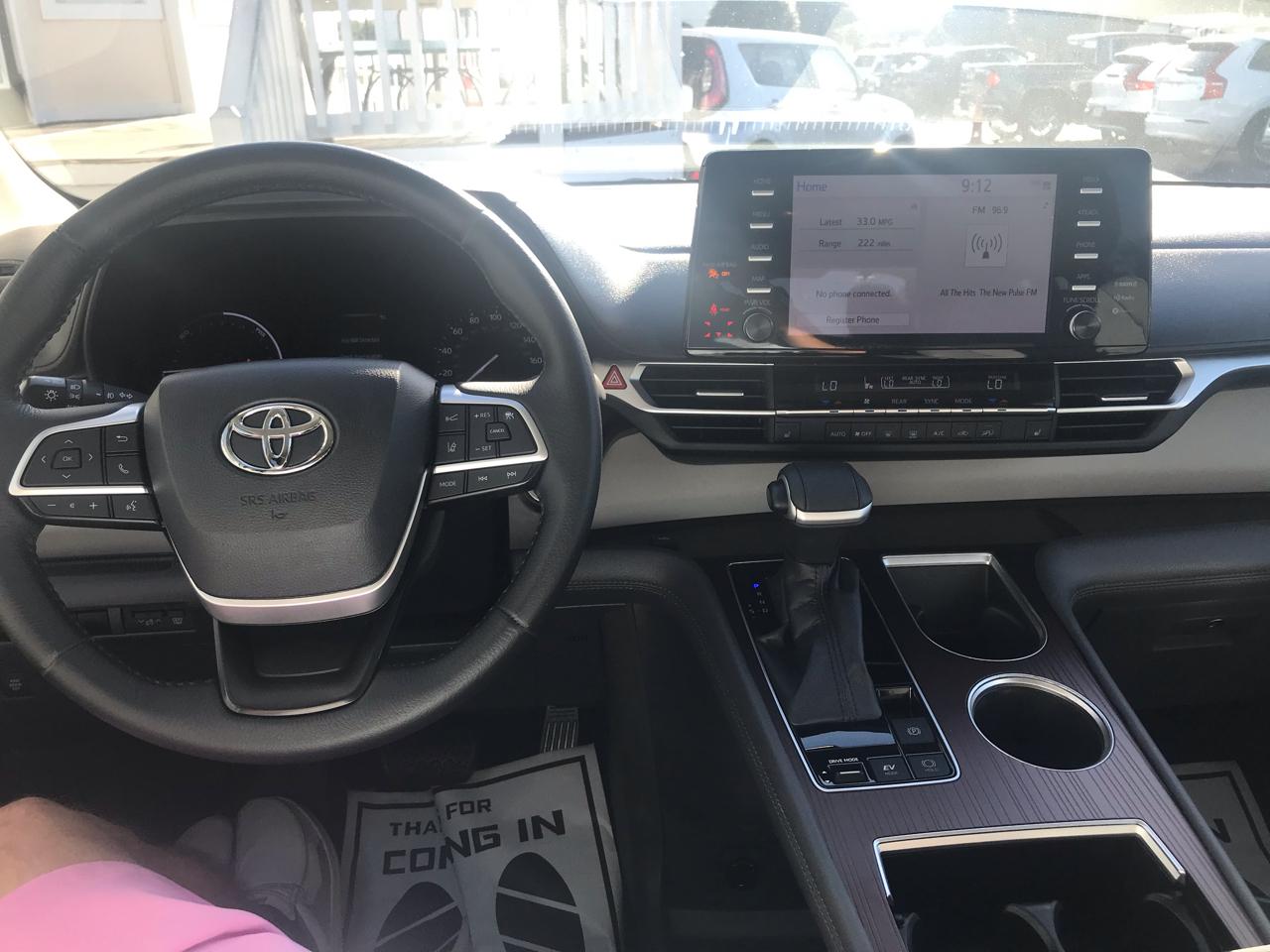 Toyota Sienna Hybrid XLE 5D Wagon 7 Pass 2022