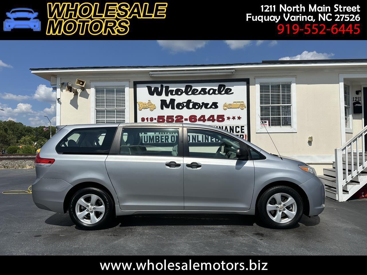 Toyota Sienna 5dr 7-Pass Van I4 FWD (Natl) 2012