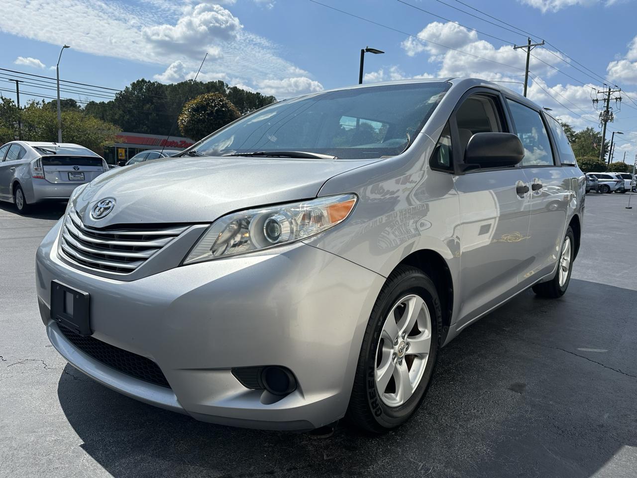 Toyota Sienna 5dr 7-Pass Van I4 FWD (Natl) 2012
