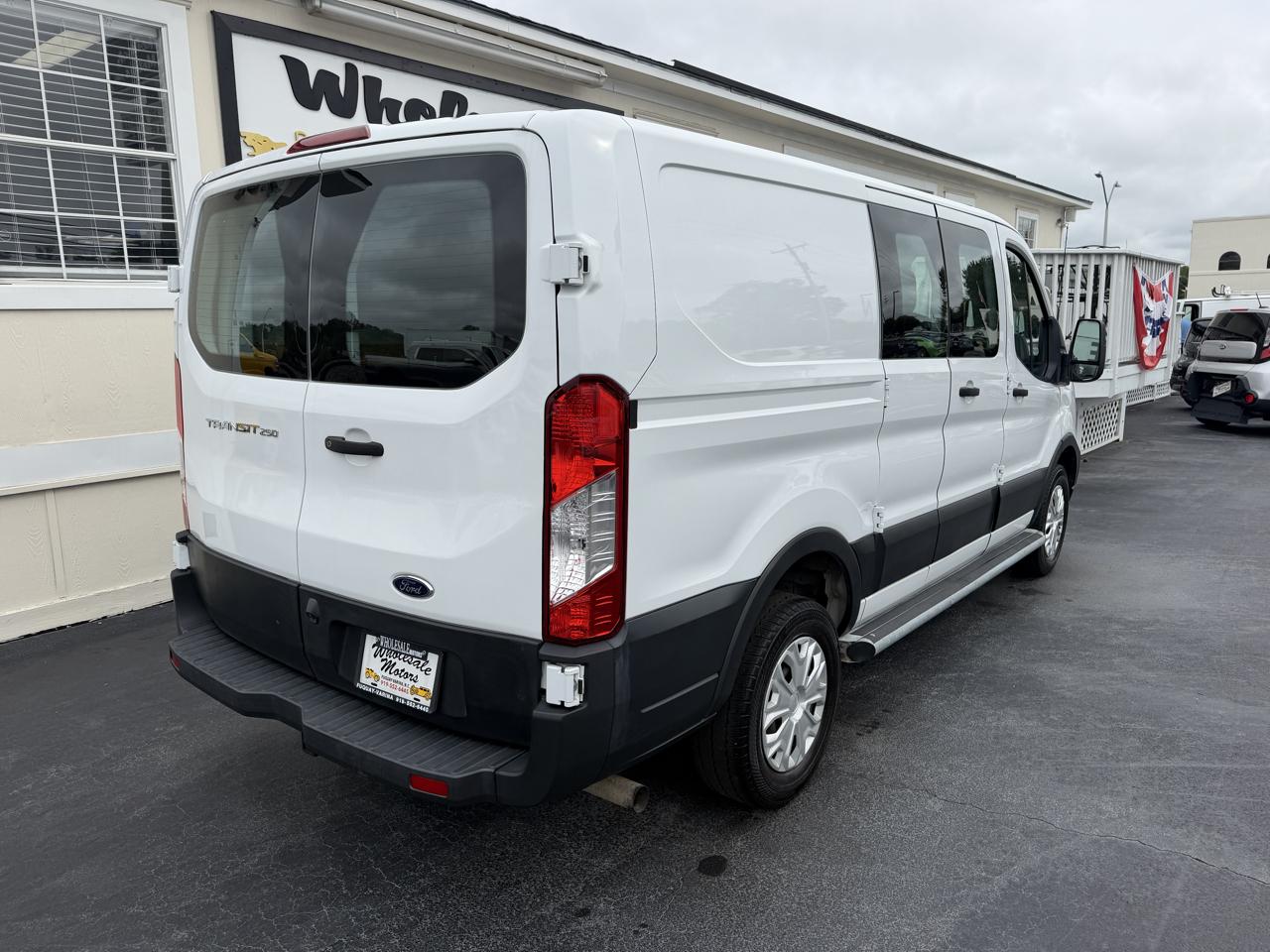 Ford Transit Cargo Van T-250 130" Low Rf 9070 GVWR RWD 2022