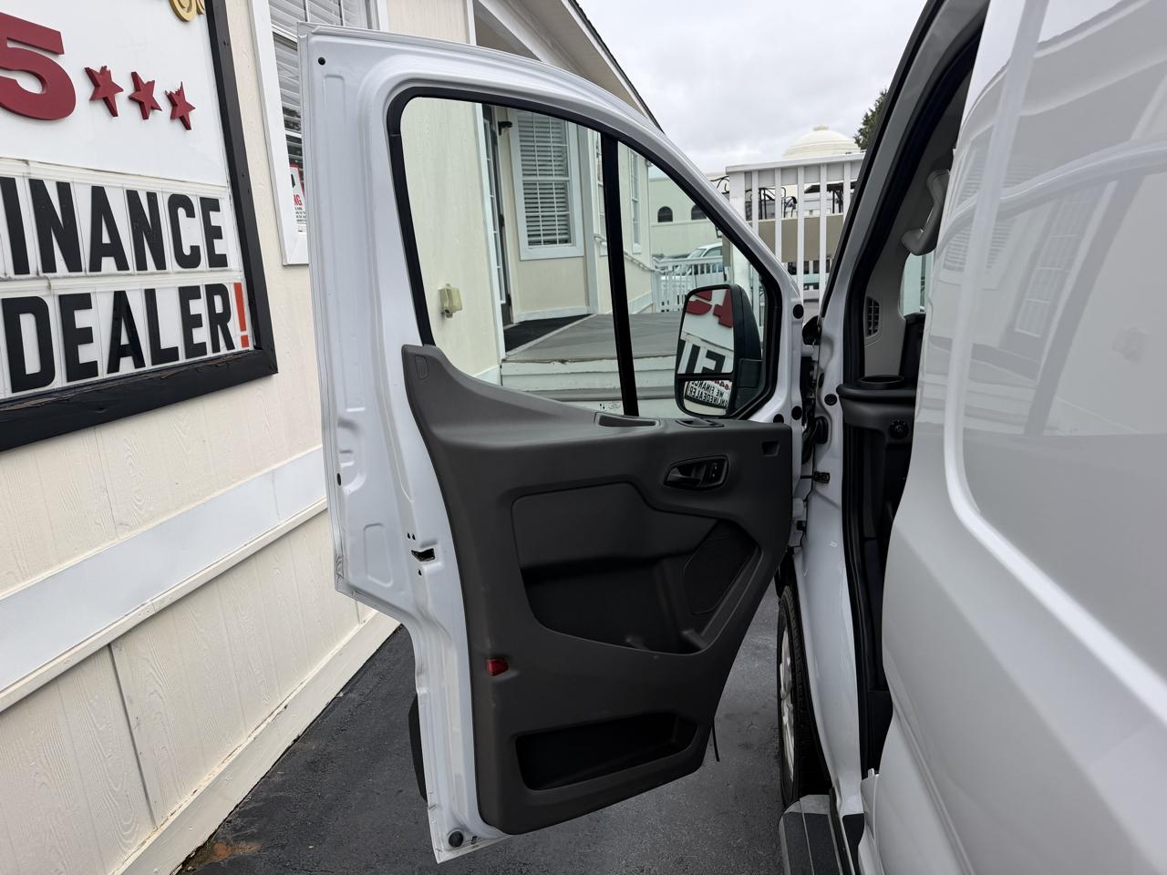 Ford Transit Cargo Van T-250 130" Low Rf 9070 GVWR RWD 2022