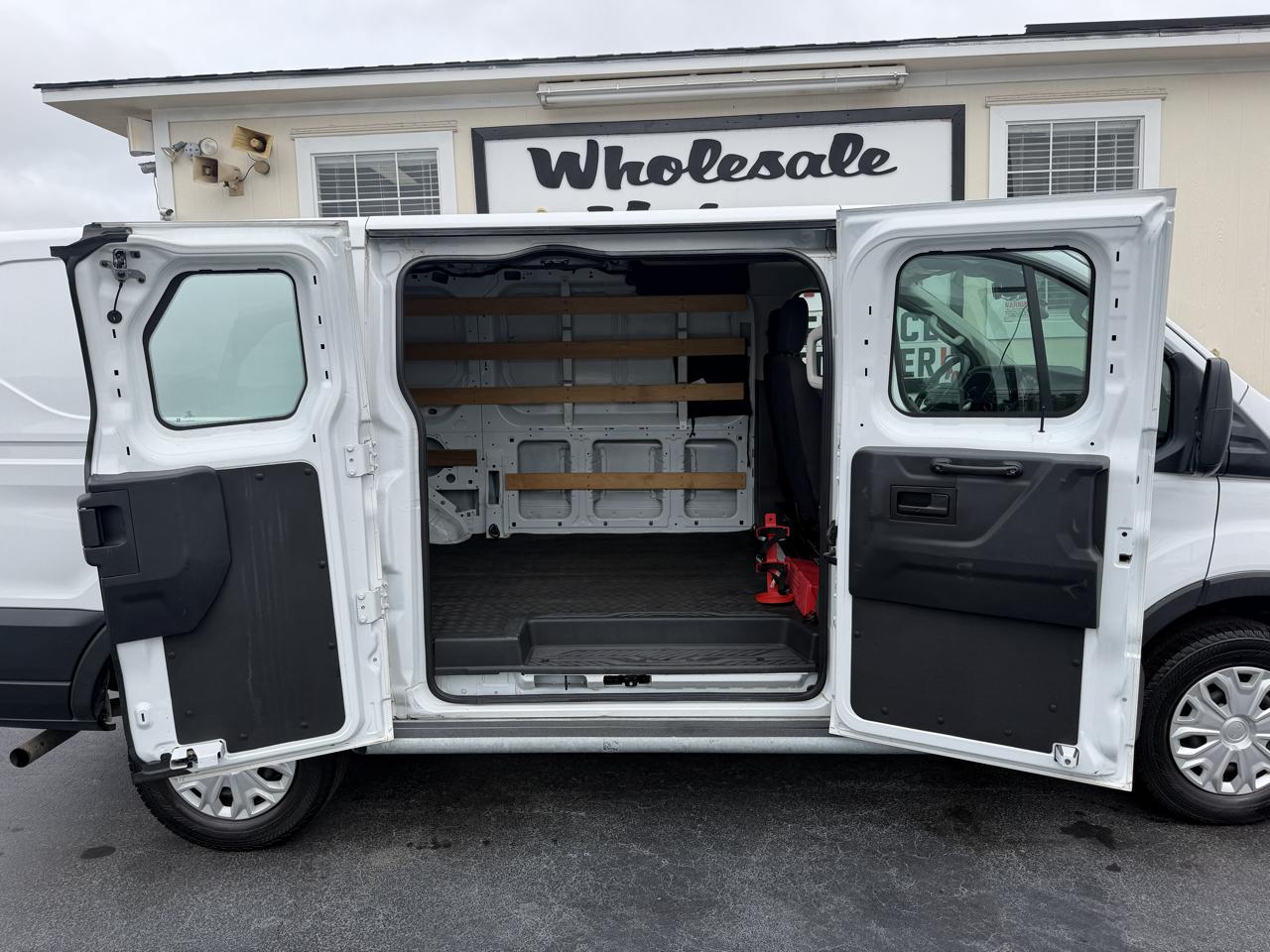 Ford Transit Cargo Van T-250 130" Low Rf 9070 GVWR RWD 2022