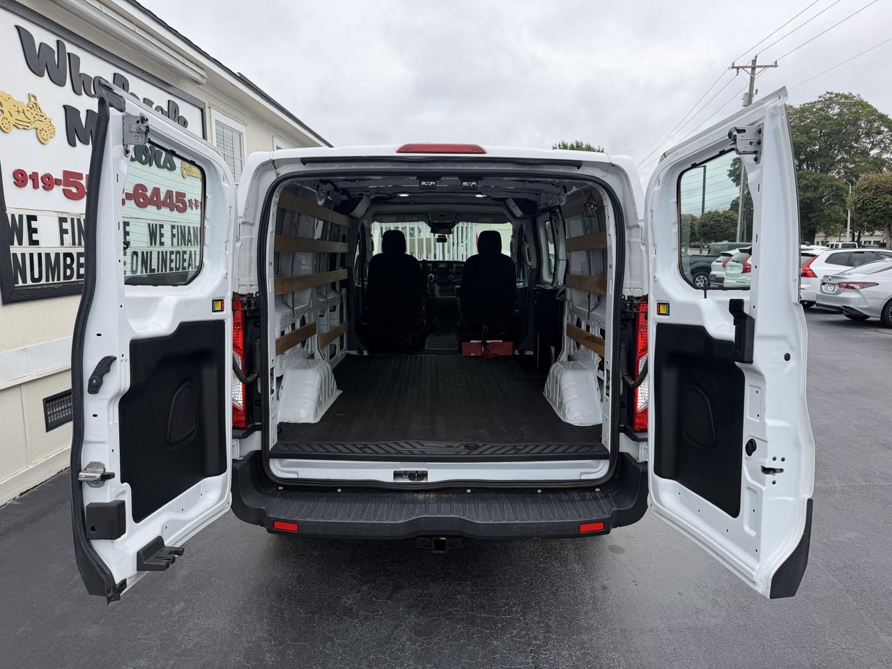 Ford Transit Cargo Van T-250 130" Low Rf 9070 GVWR RWD 2022