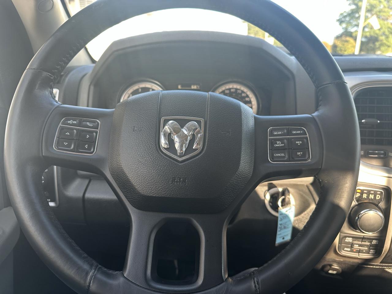 RAM 1500 4WD Quad Cab 140.5" Big Horn 2016