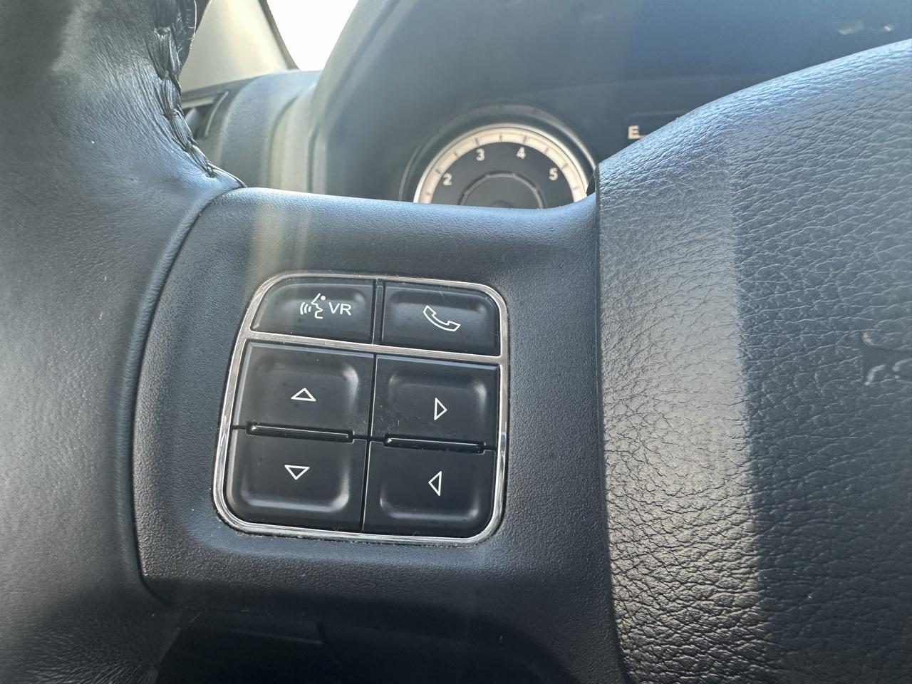 RAM 1500 4WD Quad Cab 140.5" Big Horn 2016
