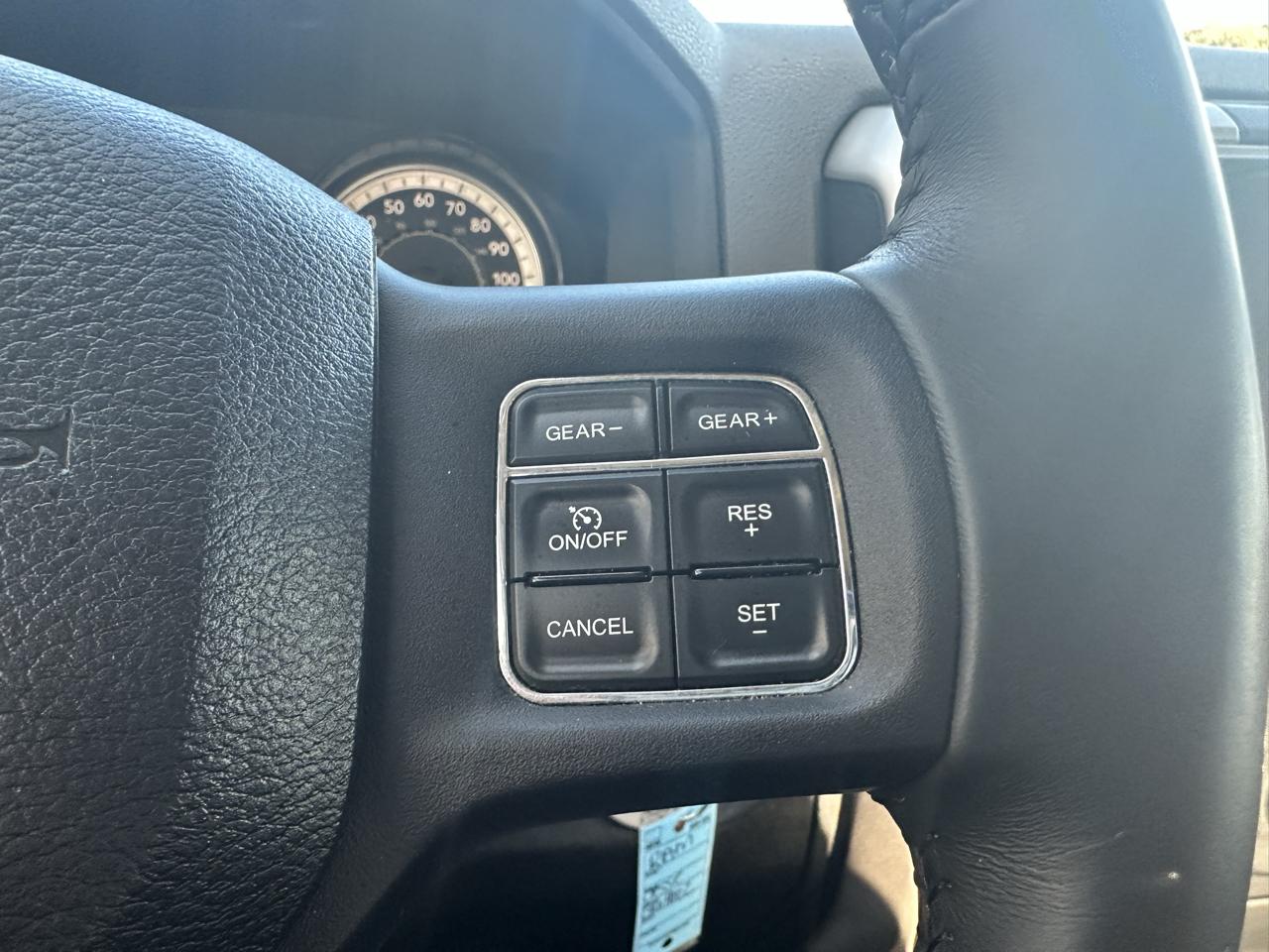 RAM 1500 4WD Quad Cab 140.5" Big Horn 2016