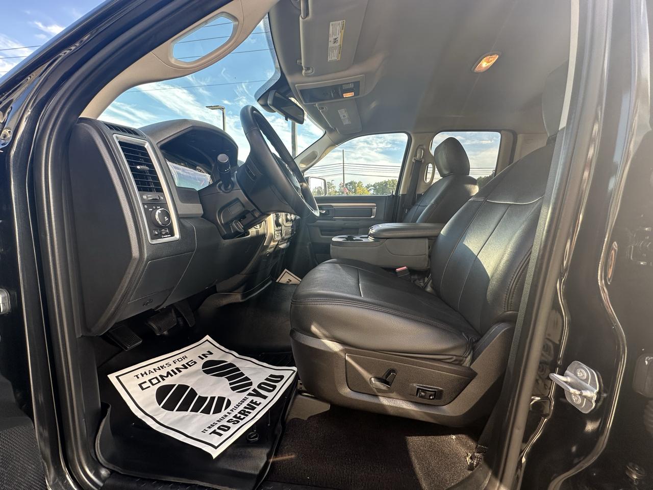 RAM 1500 4WD Quad Cab 140.5" Big Horn 2016
