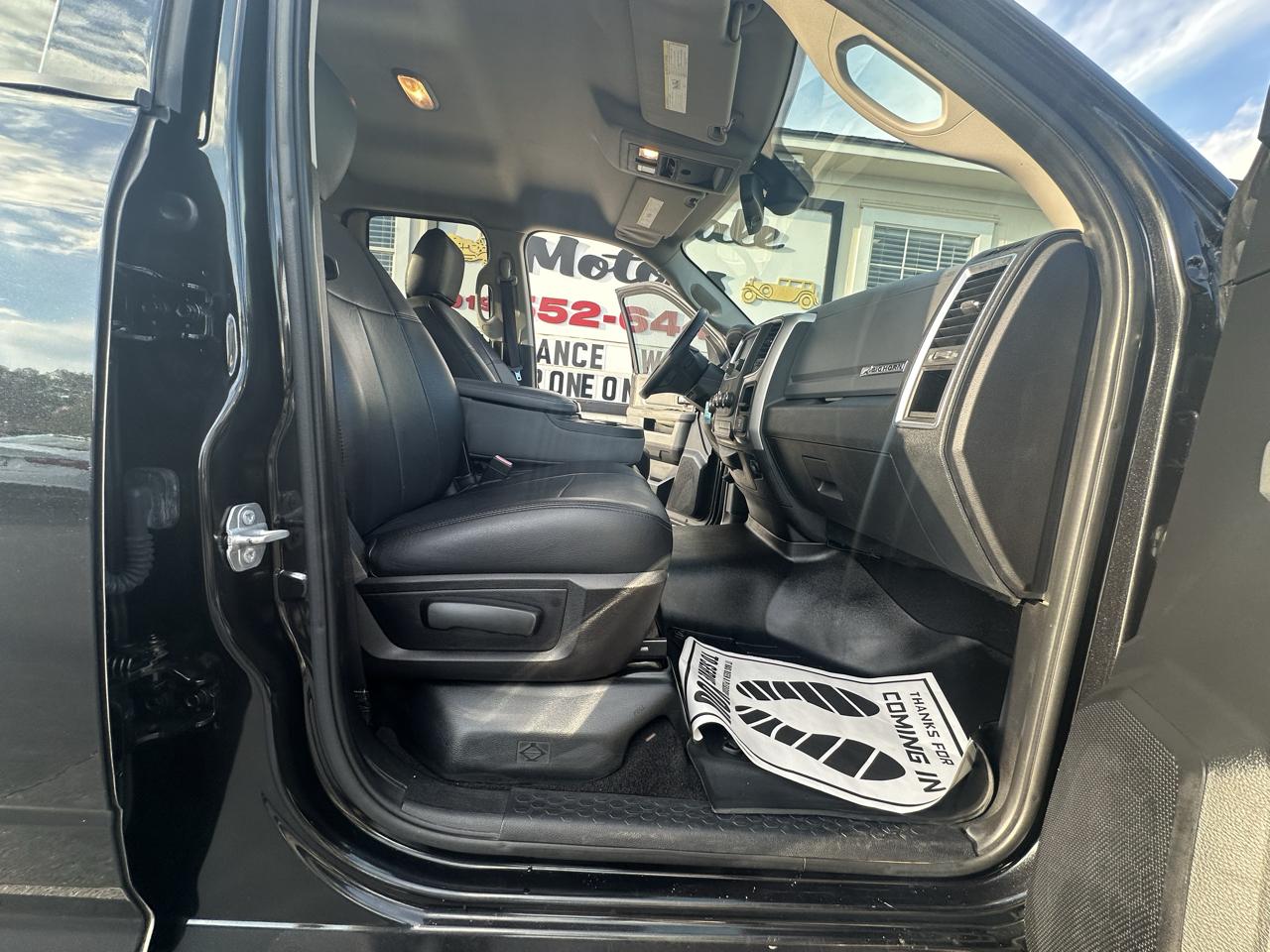 RAM 1500 4WD Quad Cab 140.5" Big Horn 2016