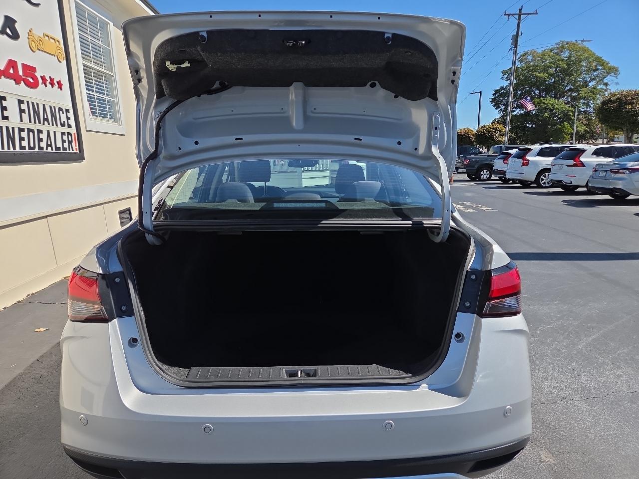 Nissan Versa SV CVT 2024