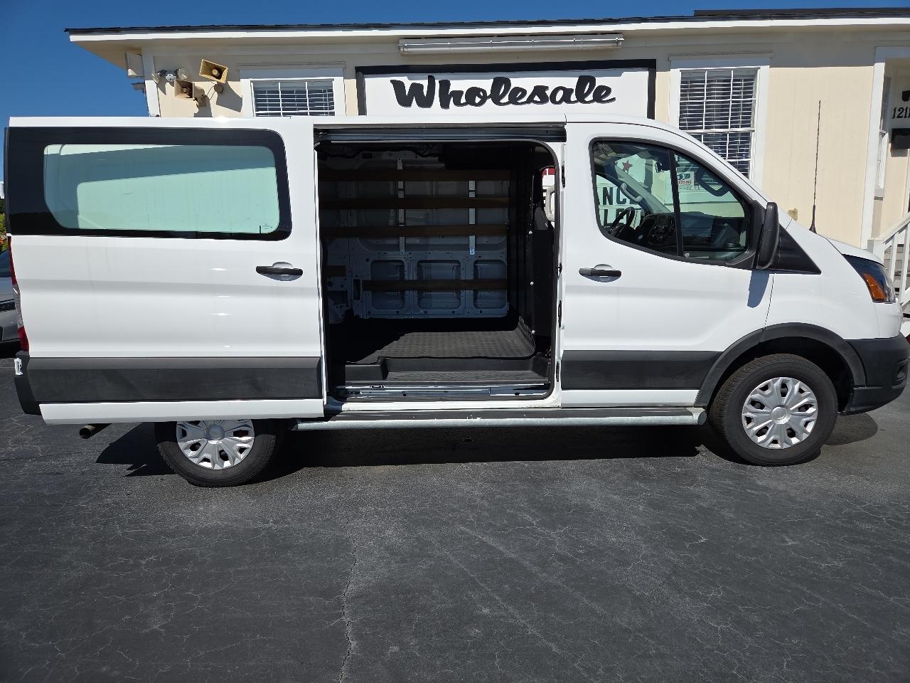 Ford Transit Cargo Van T-250 130" Low Rf 9070 GVWR RWD 2025