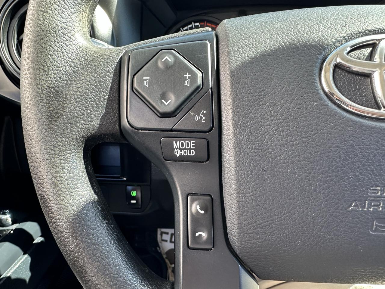 Toyota Tacoma 2WD Access Cab I4 AT SR5 (Natl) 2016