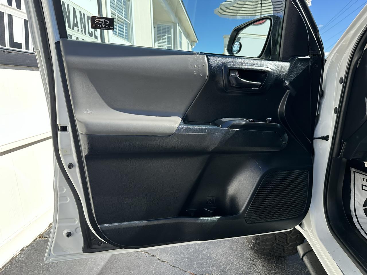 Toyota Tacoma 2WD Access Cab I4 AT SR5 (Natl) 2016