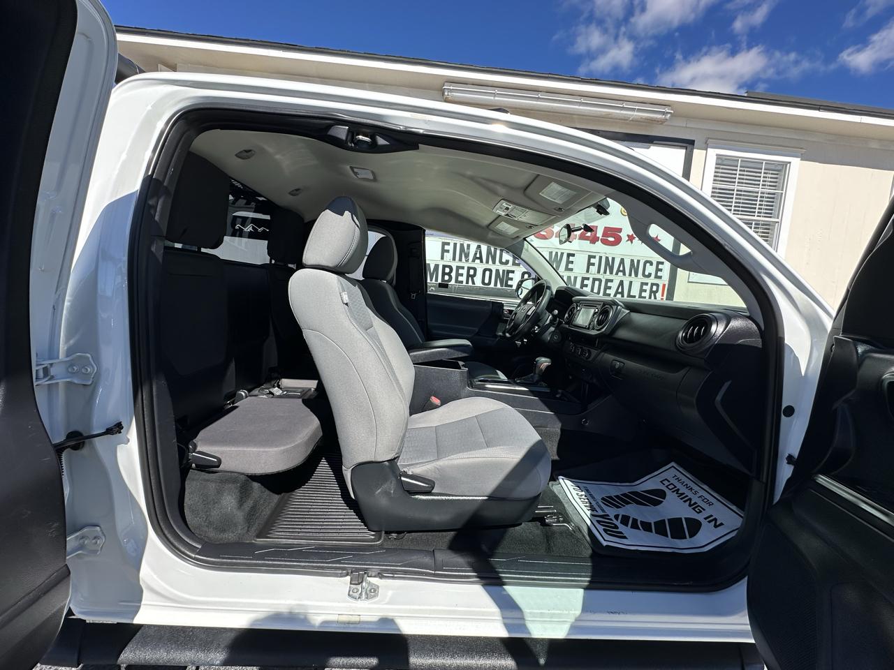 Toyota Tacoma 2WD Access Cab I4 AT SR5 (Natl) 2016