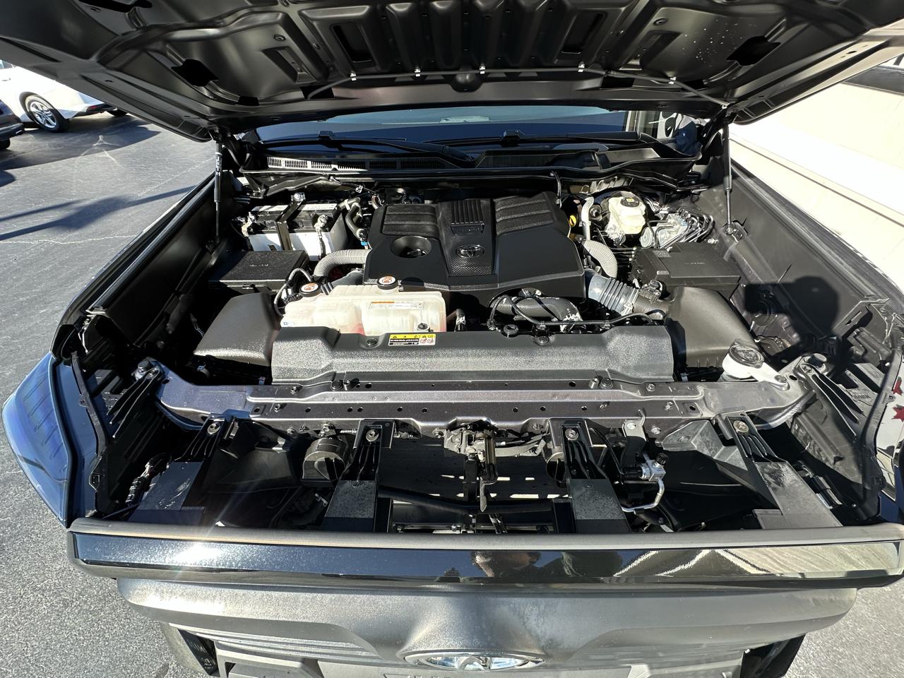 Toyota Tundra 2WD SR CrewMax 5.5' Bed (Natl) 2024