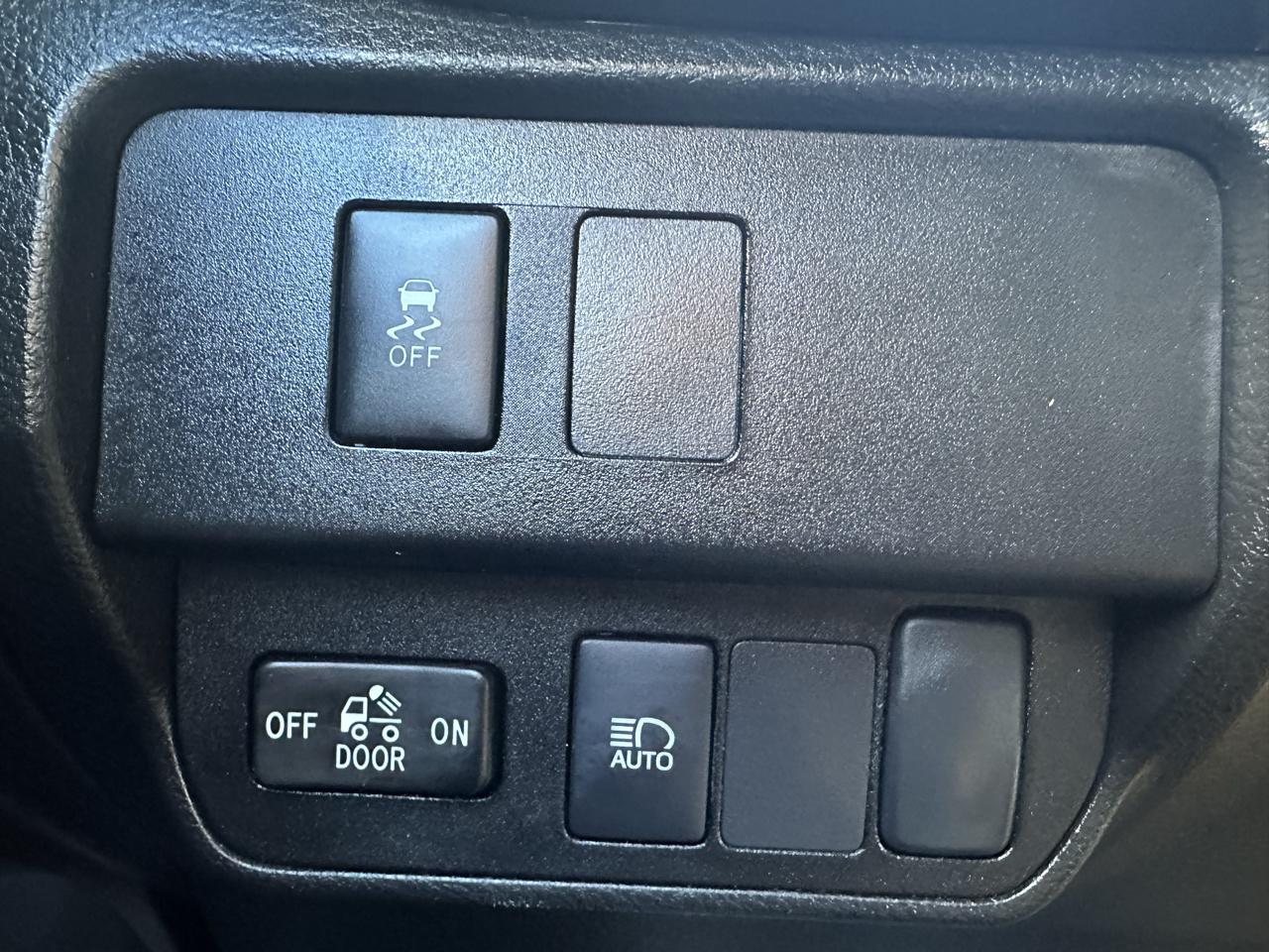 Toyota Tacoma 4WD TRD Off Road Double Cab 5' Bed V6 MT (Natl) 2022