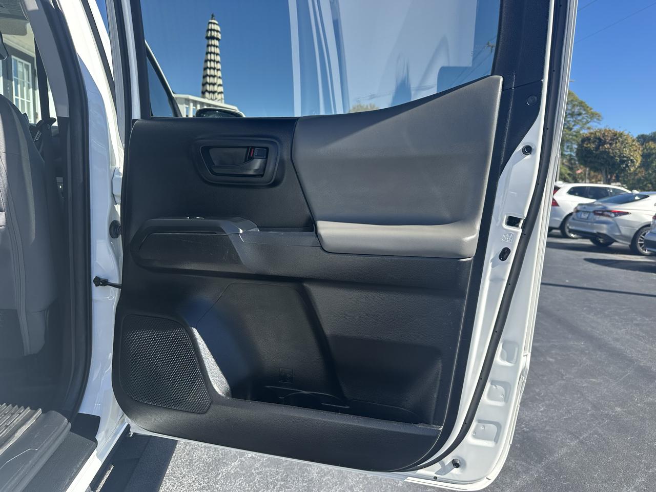 Toyota Tacoma 4WD TRD Off Road Double Cab 5' Bed V6 MT (Natl) 2022