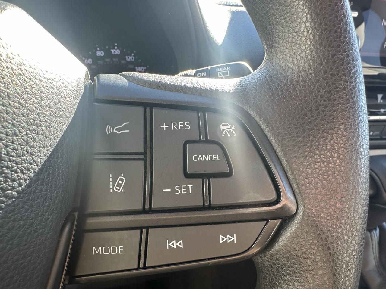 Toyota Sienna LE FWD 8-Passenger (Natl) 2022