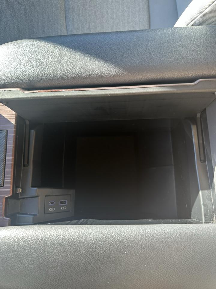Toyota Sienna LE FWD 8-Passenger (Natl) 2022