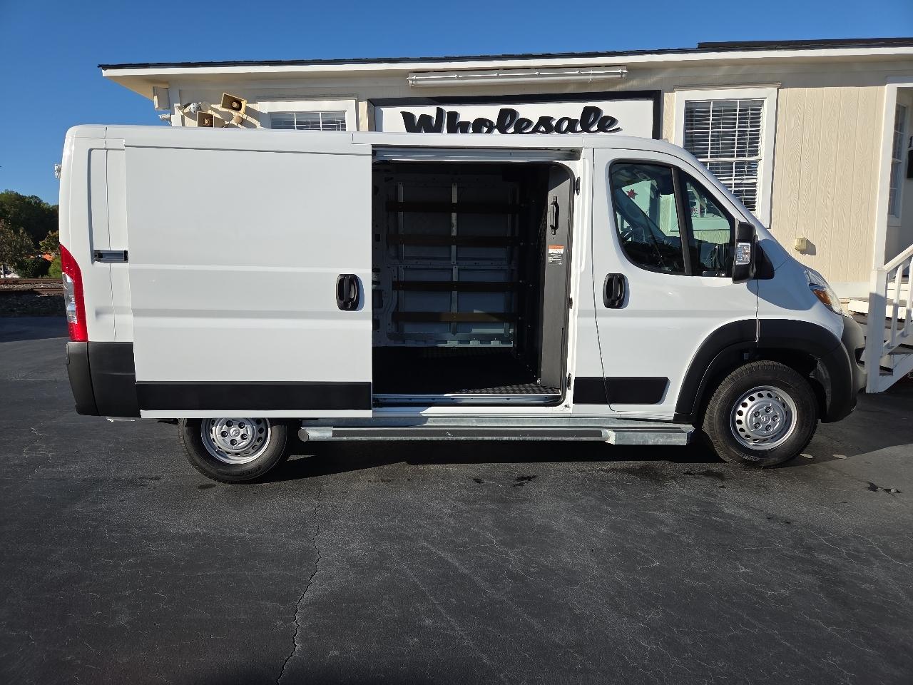 RAM ProMaster Cargo Van Tradesman 2500 Low Roof 136" WB w/Pass Seat 2025
