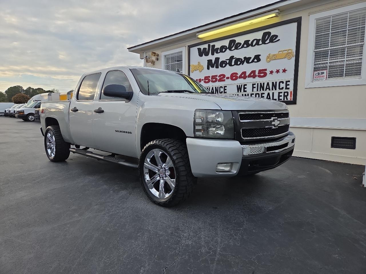 Chevrolet Silverado 1500 4WD Crew Cab 143.5" LT 2011