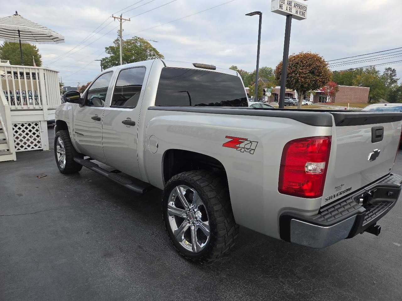 Chevrolet Silverado 1500 4WD Crew Cab 143.5" LT 2011