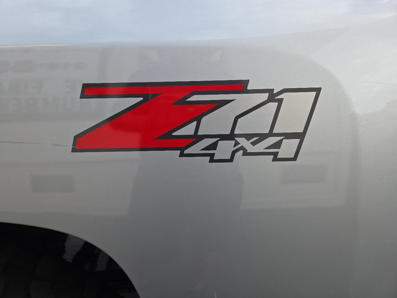 Chevrolet Silverado 1500 4WD Crew Cab 143.5" LT 2011