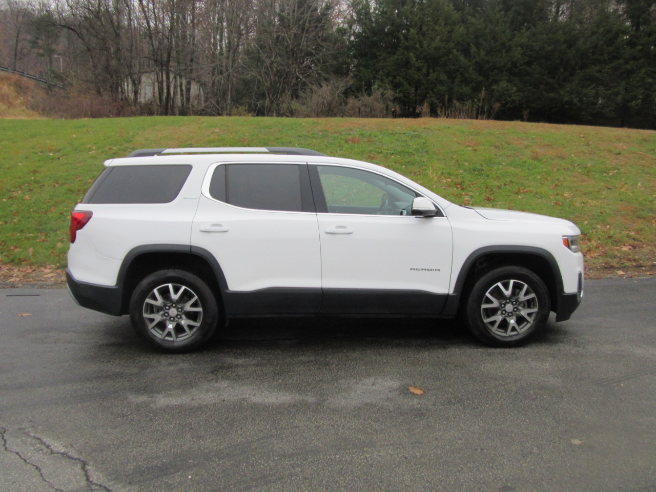 2020 Gmc Acadia SLE photo 2