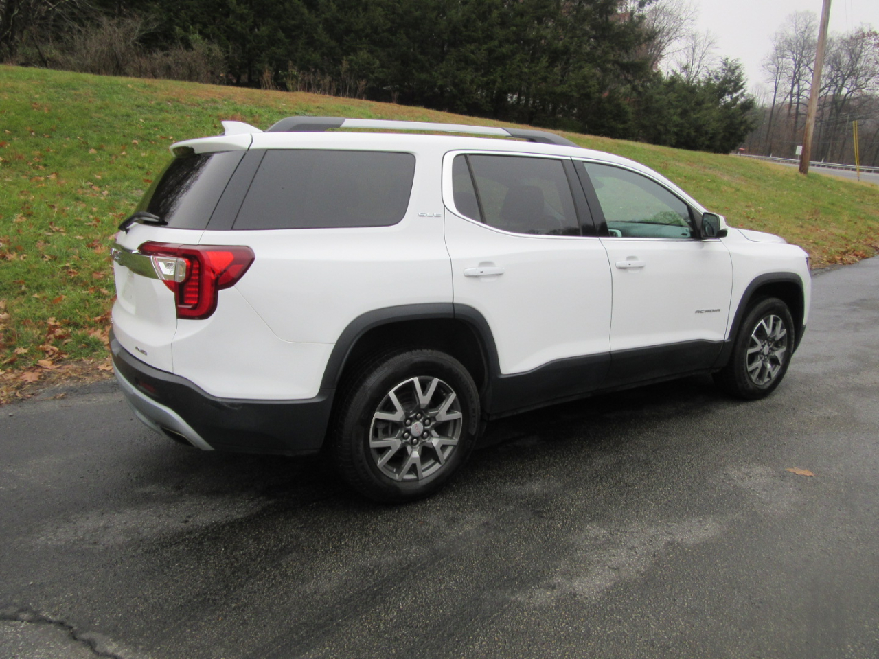 2020 Gmc Acadia SLE photo 3