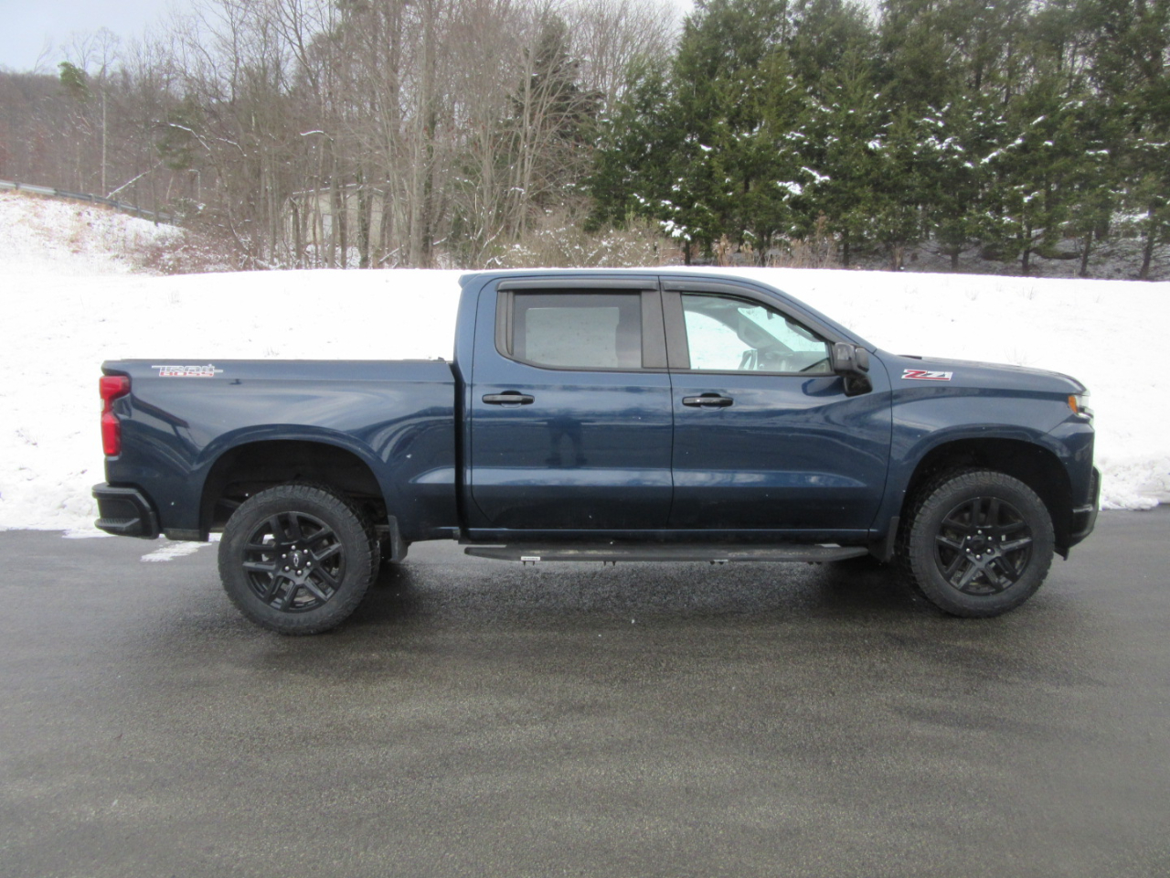 2021 Chevrolet Silverado 1500 LT Trail Boss photo 2