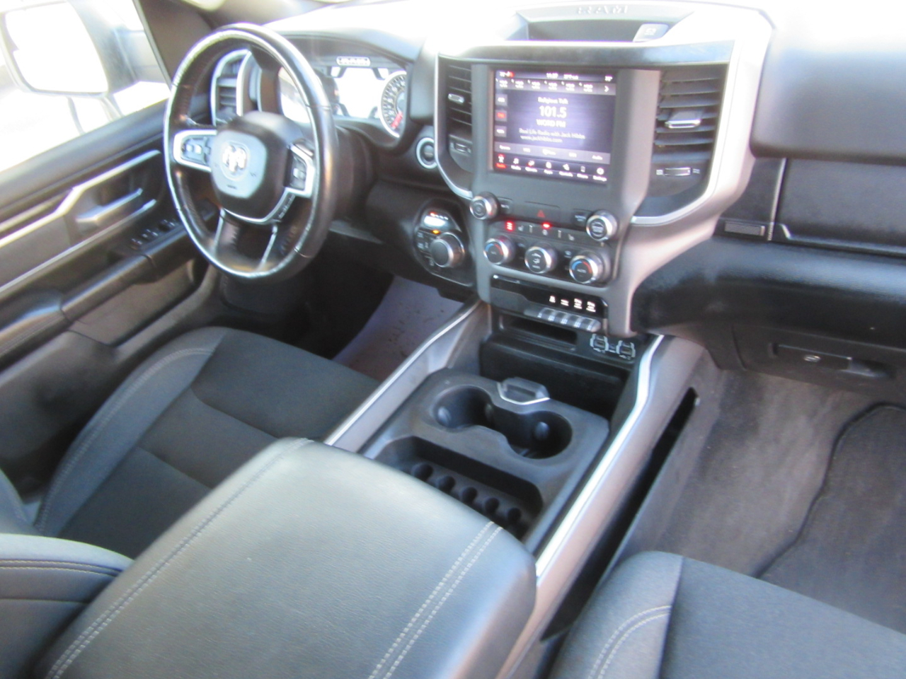 RAM 1500 Big Horn Crew Cab SWB 4WD 2020