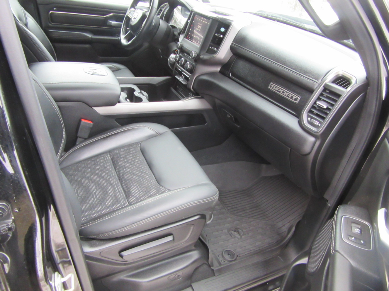 RAM 1500 Sport Crew Cab 4WD 2019