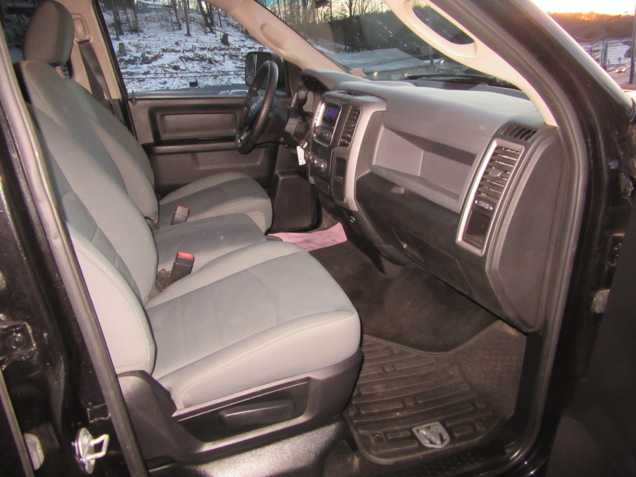 RAM 3500 Tradesman Crew Cab 4WD 2016