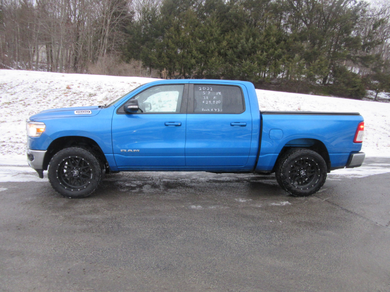 RAM 1500 Big Horn Crew Cab SWB 4WD 2022