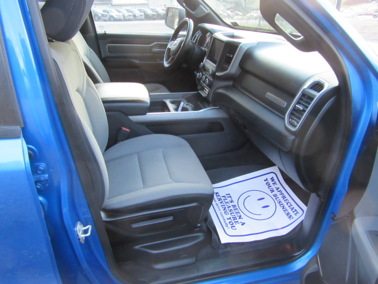 RAM 1500 Big Horn Crew Cab SWB 4WD 2022