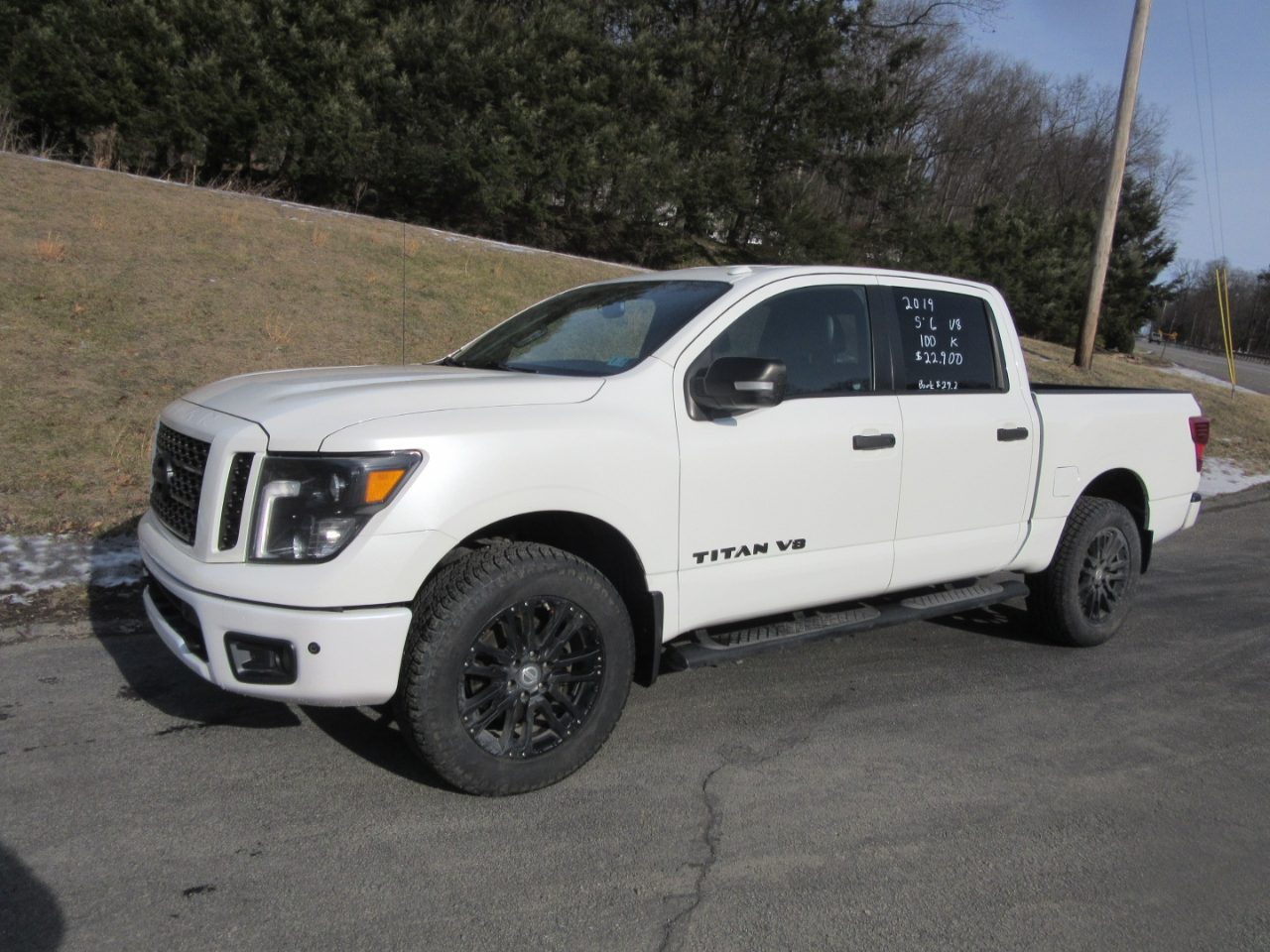 Nissan Titan SL Crew Cab 4WD 2019