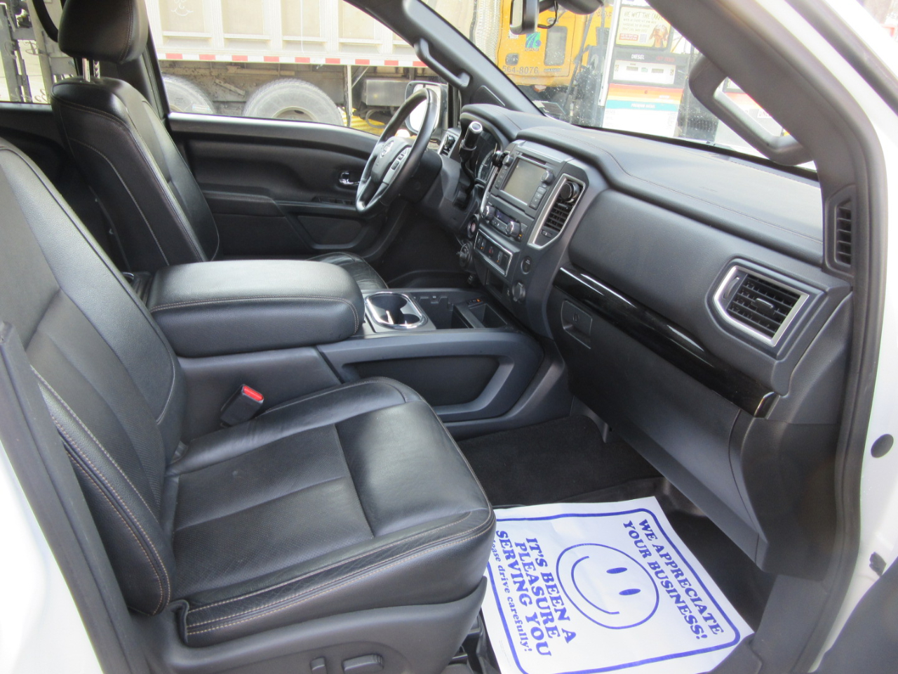 Nissan Titan SL Crew Cab 4WD 2019