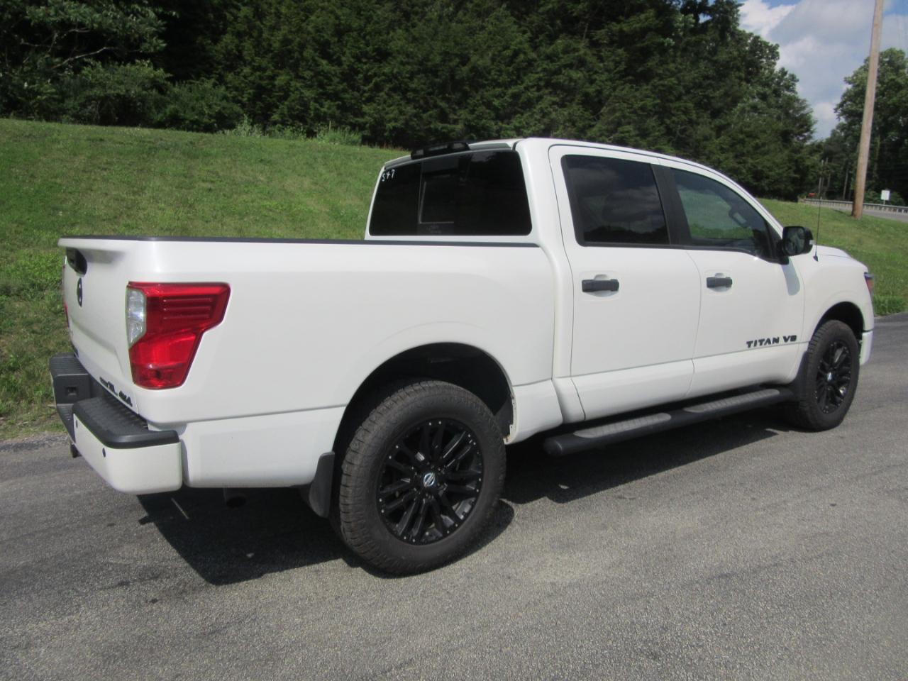 Nissan Titan SL Crew Cab 4WD 2019